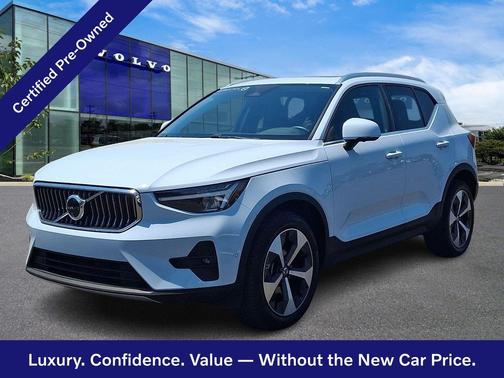 Cloud Blue 2025 Volvo XC40 Plus