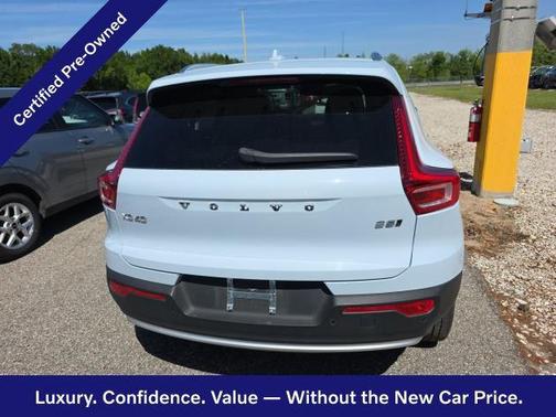 Cloud Blue 2025 Volvo XC40 Plus