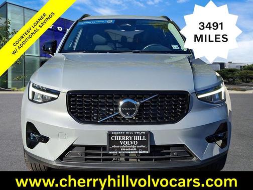 2025 Volvo XC40 B5 Plus Dark Theme