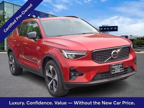 Fusion Red Metallic 2024 Volvo XC40 B5 Plus Dark Theme