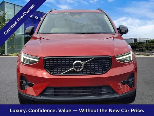 Fusion Red 2024 Volvo XC40 Plus