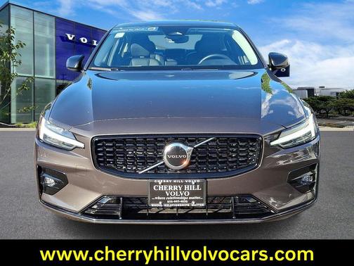 2025 Volvo S60 B5 Core