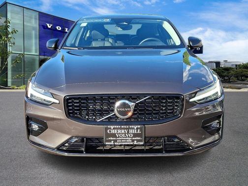2025 Volvo S60 B5 Core