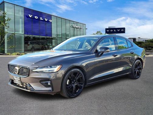 2025 Volvo S60 B5 Core