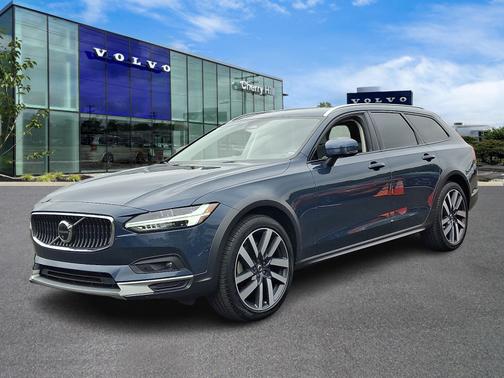 2023 Volvo V90 Cross Country B6 Plus