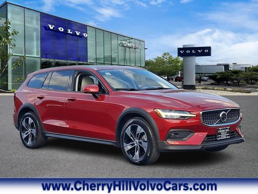 2024 Volvo V60 Cross Country B5 Plus
