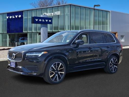 2022 Volvo XC90 T6 Momentum 7 Passenger