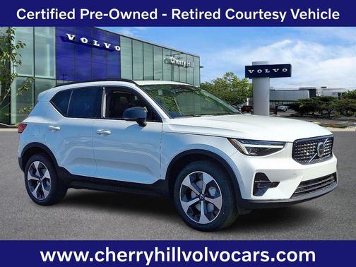 2025 Volvo XC40 Plus