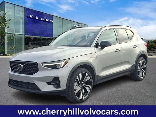 2025 Volvo XC40 Plus