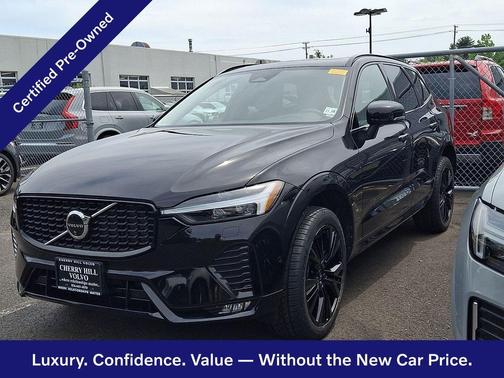 Onyx Black 2024 Volvo XC60 Plus