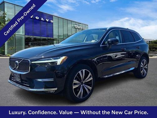Onyx Black 2023 Volvo XC60 Plus