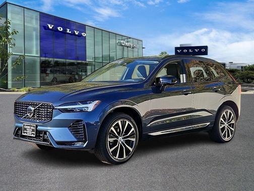 2025 Volvo XC60 B5 Plus