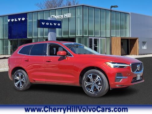 2022 Volvo XC60 B5 Momentum