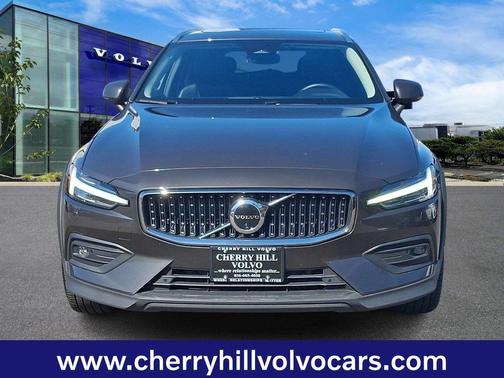 2025 Volvo V60 Cross Country Plus