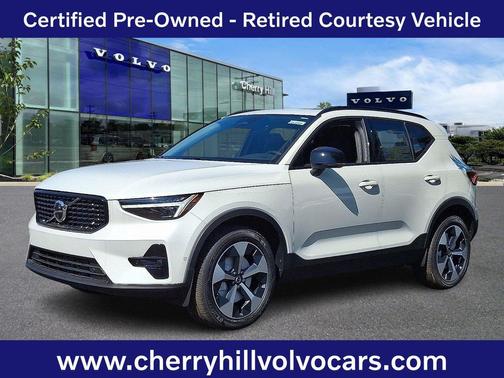 2025 Volvo XC40 Plus