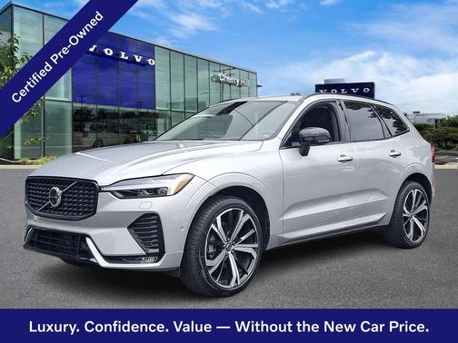 Silver 2023 Volvo XC60 B5 Ultimate Dark Theme