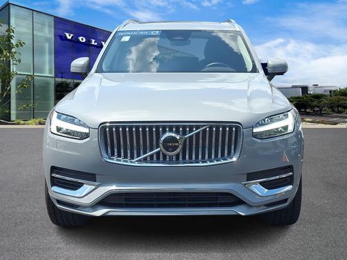 2024 Volvo XC90 Recharge Plug-In Hybrid T8 Plus Bright Theme 7-Seater