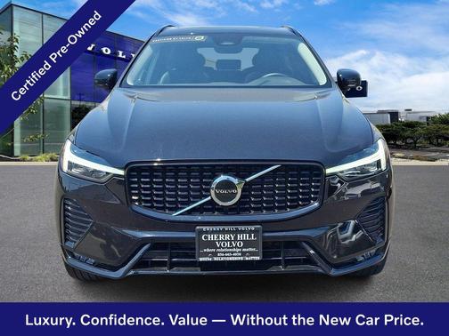 Onyx Black 2025 Volvo XC60 Core
