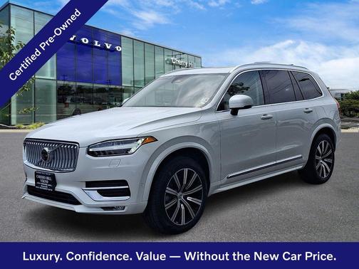 Crystal White 2025 Volvo XC90 Plus