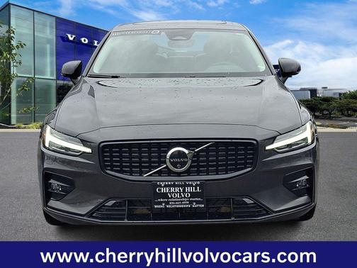 Platinum Grey 2025 Volvo S60 Plus