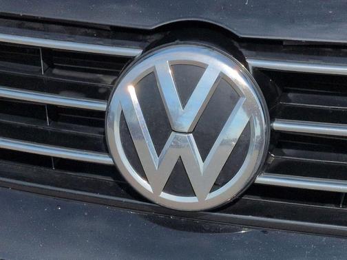 Black 2017 Volkswagen Jetta 1.4T S