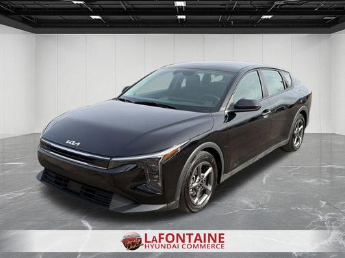 Aurora Black Pearl 2025 Kia K4