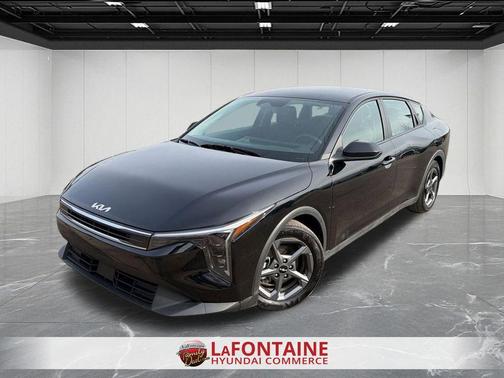 Aurora Black Pearl 2025 Kia K4