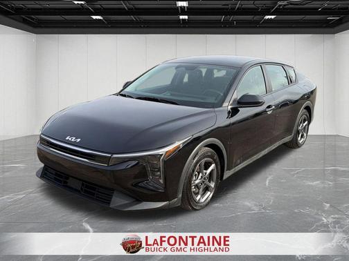 Aurora Black Pearl 2025 Kia K4