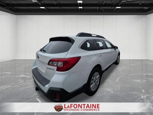 White 2019 Subaru Outback 2.5i Premium