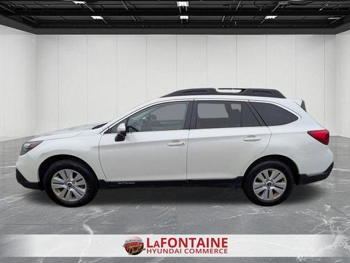 White 2019 Subaru Outback 2.5i Premium