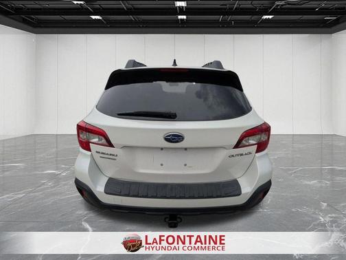White 2019 Subaru Outback 2.5i Premium