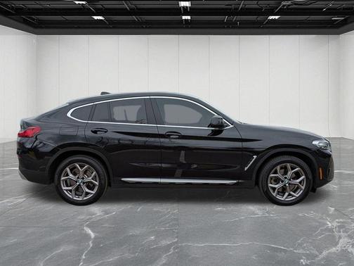 2023 BMW X4 xDrive30i