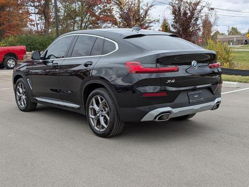 2023 BMW X4 xDrive30i