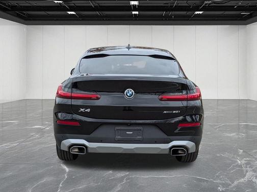 2023 BMW X4 xDrive30i