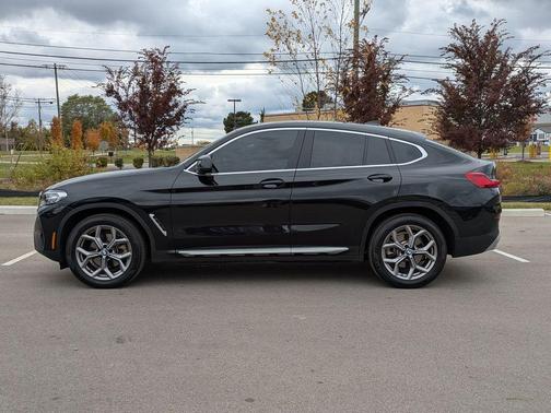 2023 BMW X4 xDrive30i
