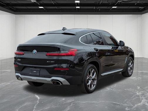 2023 BMW X4 xDrive30i