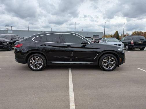 2023 BMW X4 xDrive30i