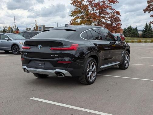 2023 BMW X4 xDrive30i