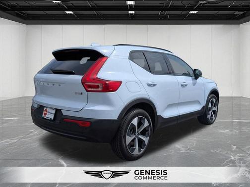 Cloud 9 White 2026 Volvo XC40 B5 Plus