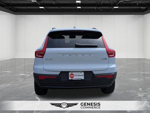 Cloud 9 White 2026 Volvo XC40 B5 Plus