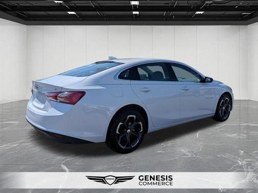 Summit White 2022 Chevrolet Malibu LT