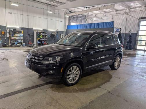 Deep Black Pearl 2015 Volkswagen Tiguan 4MOTION Auto SEL