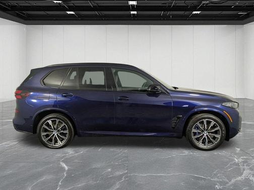 2024 BMW X5 M60i