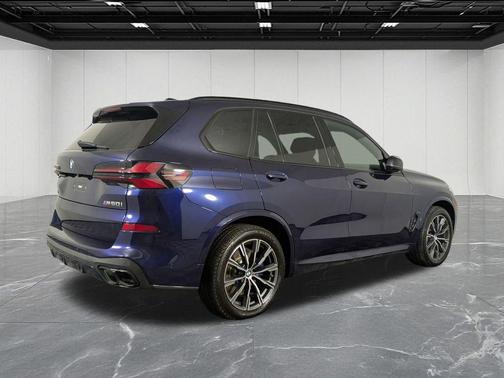 2024 BMW X5 M60i