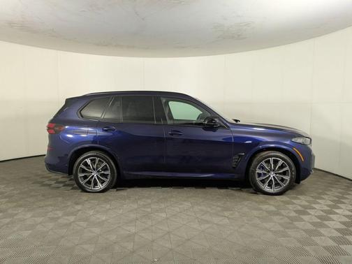 2024 BMW X5 M60i