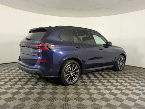 2024 BMW X5 M60i