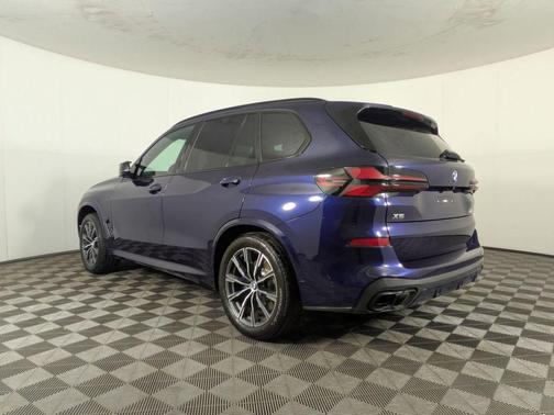 2024 BMW X5 M60i