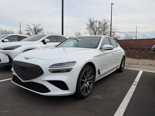 Uyuni White 2025 Genesis G70 2.5T