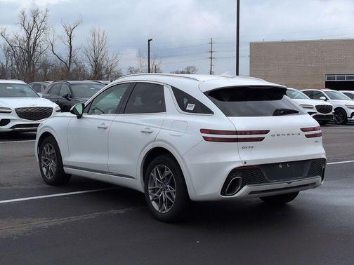 2025 Genesis GV70 2.5T