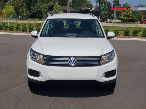 Pure White 2017 Volkswagen Tiguan Limited 2.0T